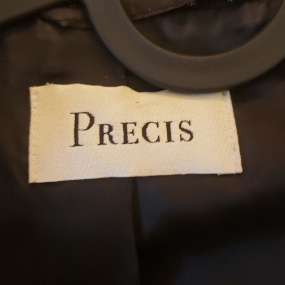 Blazer - Picture 16 of 16